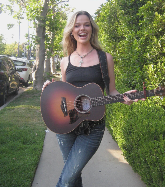 Kate Loraine Photo